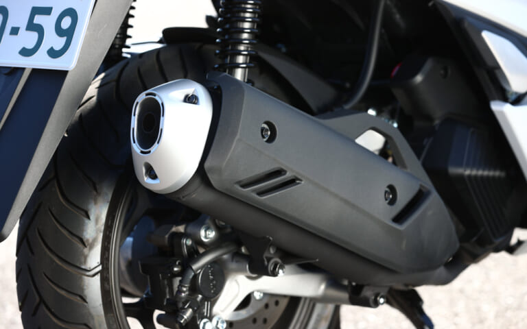 ホンダPCX160|マフラー|岡崎静夏のホンダPCX160試乗インプレ【もはやオーバースペック!? カテゴリーを超えた車体】