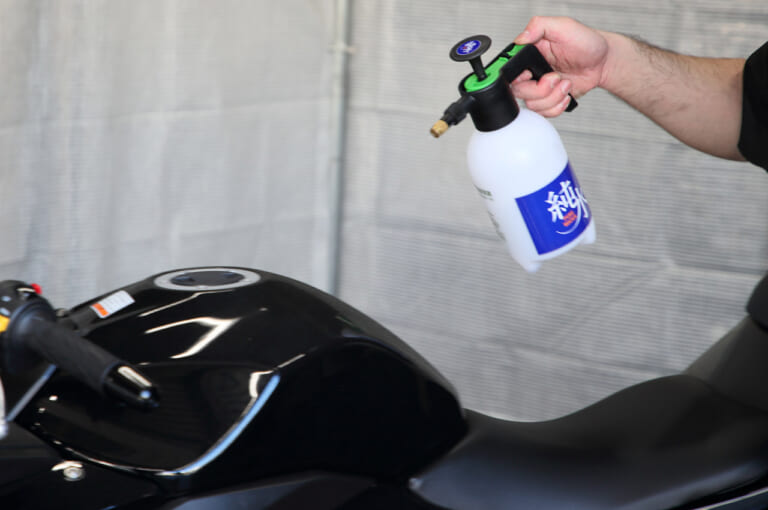 バイク用ガラスコーティング「KeePer(キーパー)」〈2りんかん〉|バイクにも導入スタート! ガラスコーティング「KeePer(キーパー)」を試した〈2りんかん〉