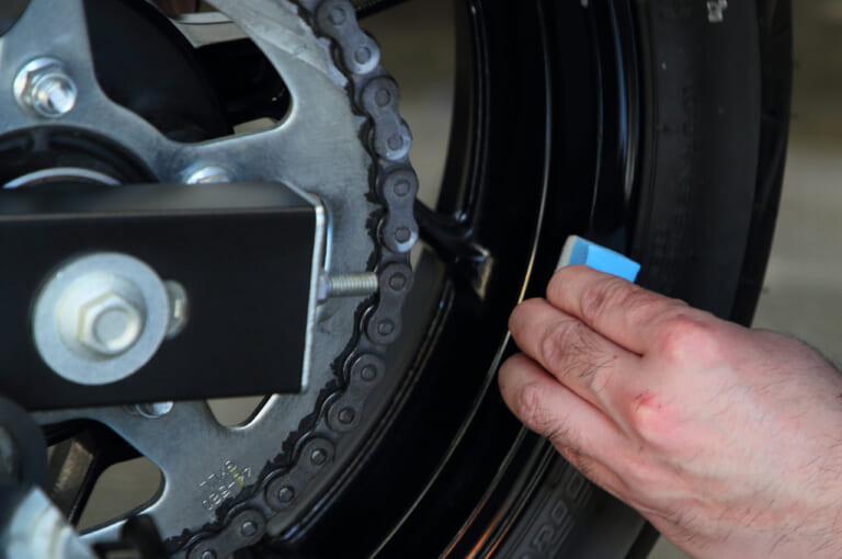 バイク用ガラスコーティング「KeePer(キーパー)」〈2りんかん〉|バイクにも導入スタート! ガラスコーティング「KeePer(キーパー)」を試した〈2りんかん〉