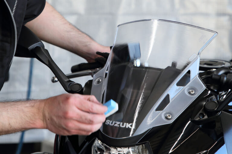 バイク用ガラスコーティング「KeePer(キーパー)」〈2りんかん〉|バイクにも導入スタート! ガラスコーティング「KeePer(キーパー)」を試した〈2りんかん〉