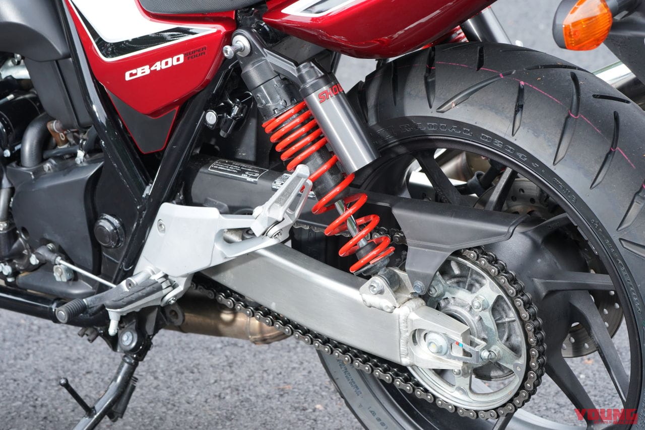 |16連覇の後も2位/2位/3位! ホンダ「CB400SF」販売台数トップランナーの走りに納得