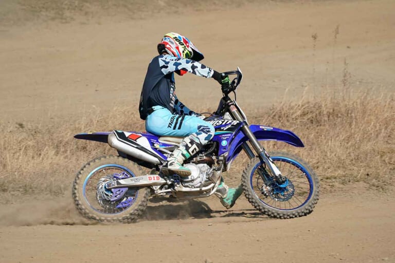 オフロード基礎練習|ノーブレーキ走法|コーナリングテクニック|疲労が少なく実は速い! ノーブレーキ走法&スライド走法の基礎練習〈渡辺学のスキルアップラボ〉