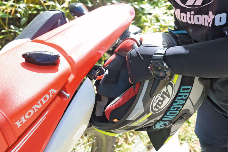 林道ツーリング|本沢温泉 野天風呂 雲上の湯|ホンダCRF250L|日本最高所の野湯「雲上の湯」を目指し林道を走り山をゆく!!〈八ヶ岳林道温泉ツーリング・前編〉