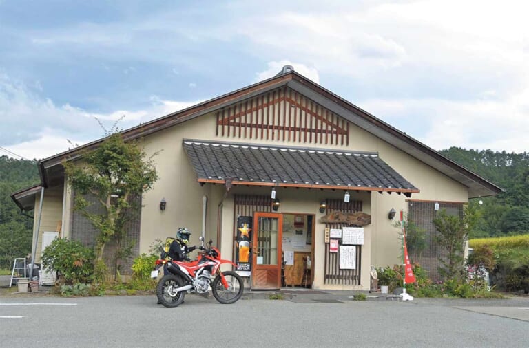八ヶ岳周辺林道温泉ツーリング|ホンダCRF250L|八ヶ岳周辺のダート林道探索!! 名所&グルメも堪能〈林道温泉ツーリング・後編〉