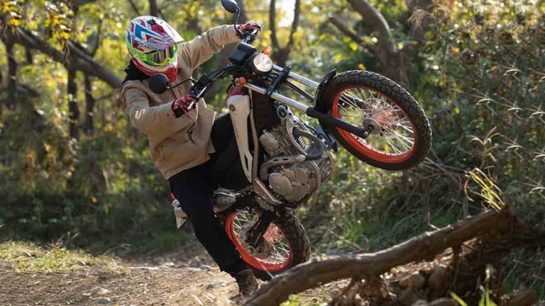 林道も街も軽快に駆け回れ!! 隠れた名車・トリッカーの魅力【新車を手に入れるなら今のうち】