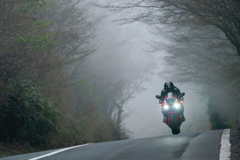 ホンダ CBR600RR|4年ぶりに投入されたホンダ「CBR600RR」は、今買えるスーパースポーツの最適解!!