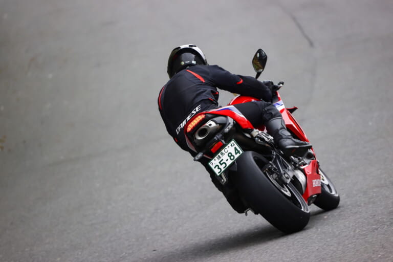 ホンダ CBR600RR|4年ぶりに投入されたホンダ「CBR600RR」は、今買えるスーパースポーツの最適解!!