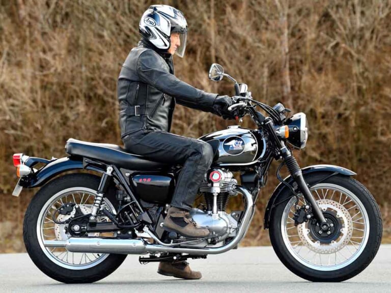 カワサキ メグロK3|脳が混乱する…ッ!! 60年前の「カワサキ500メグロK2」に当時を知らないライダーが乗ってみた!