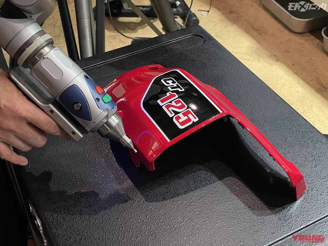 |CT125ハンターカブ 自分仕様のオリジナルパーツを作ってみた〈サイドカバー&リヤサス編〉