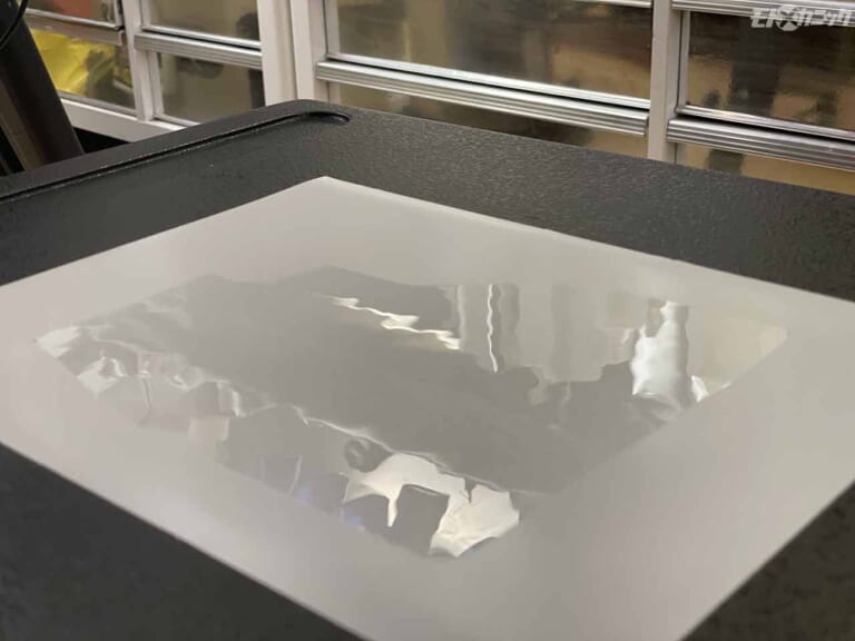 ホンダCT125ハンターカブ|サイドカバー保護フィルム取り付け|カッティング|CT125ハンターカブ 自分仕様のオリジナルパーツを作ってみた〈サイドカバー&リヤサス編〉