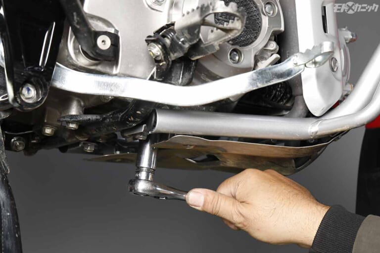 ホンダCT125ハンターカブ|エンジンオイル交換|ドレンボルト|新車だからこそ「スーパーゾイル」を使って気持ちいいバイクライフを!!