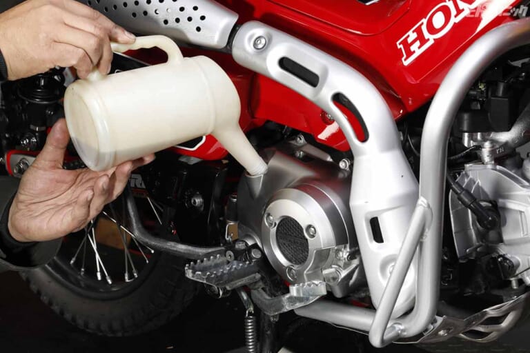 ホンダCT125ハンターカブ|エンジンオイル交換|オイル給油|新車だからこそ「スーパーゾイル」を使って気持ちいいバイクライフを!!