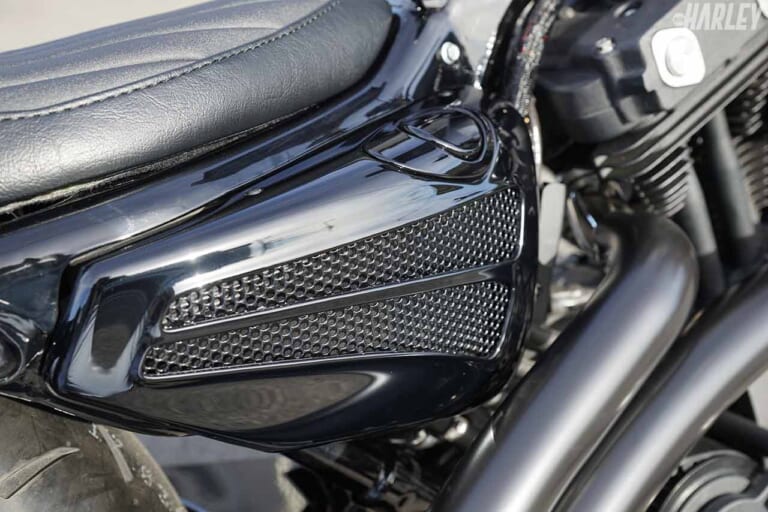 ハーレーダビッドソン スポーツスター トライジャカスタム「地神」オイルタンク|ハーレーカスタムトレンドニュース:1台のカスタムマシンに込められた”和魂洋才”の精神〈トライジャ 地神〉