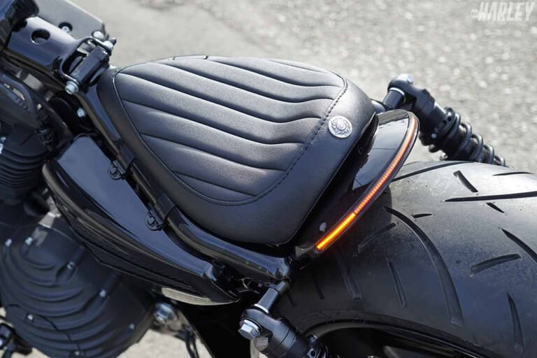 ハーレーダビッドソン スポーツスター トライジャカスタム「地神」シート&リヤフェンダー|ハーレーカスタムトレンドニュース:1台のカスタムマシンに込められた”和魂洋才”の精神〈トライジャ 地神〉
