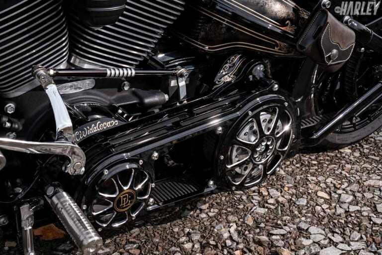 ハーレーダビッドソンFXSBブレイクアウト|HDブイモンスターカスタム|フロントショートフェンダー|ハーレーカスタムトレンドニュース:FXSBブレイクアウト【アートの域に達した麗しのプロポーション】