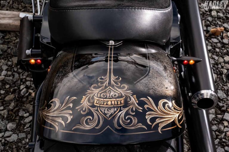 ハーレーダビッドソンFXSBブレイクアウト|HDブイモンスターカスタム||ハーレーカスタムトレンドニュース:FXSBブレイクアウト【アートの域に達した麗しのプロポーション】