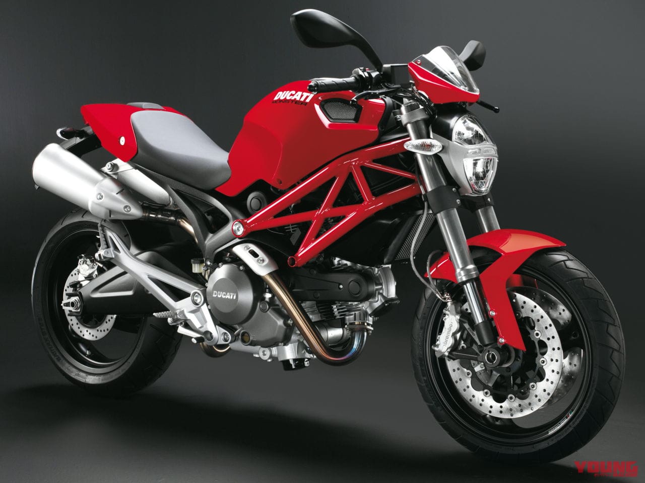 ducati Monster 696(2008)|ついに日本上陸、ドゥカティの新生「モンスター」がネイキッドのデザインを革新する!