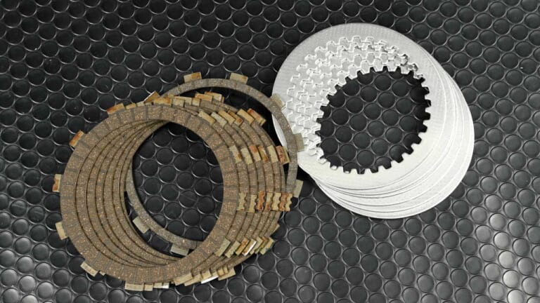 ヤマハVMAX|クラッチプレート|’80s国産名車・ヤマハVMAX完調メンテ#2【長寿車だけあって致命的な弱点はナシ】