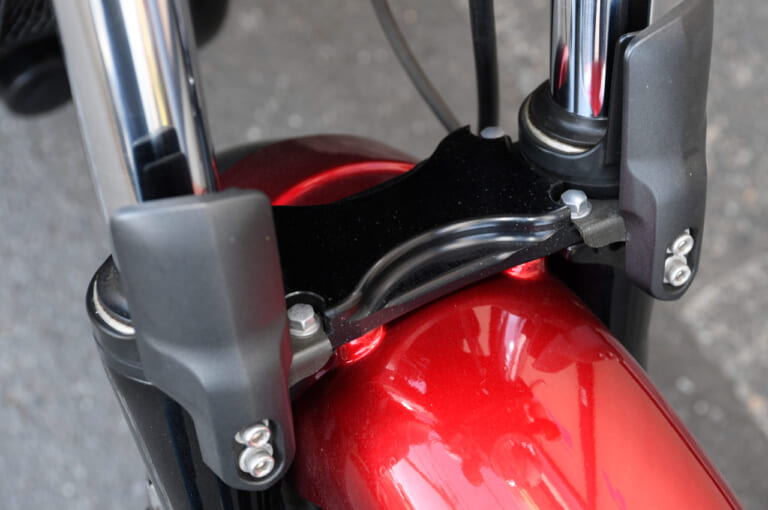 ヤマハVMAX|フロントフォークスタビライザー&インナーチューブガード|’80s国産名車・ヤマハVMAX完調メンテ#2【長寿車だけあって致命的な弱点はナシ】