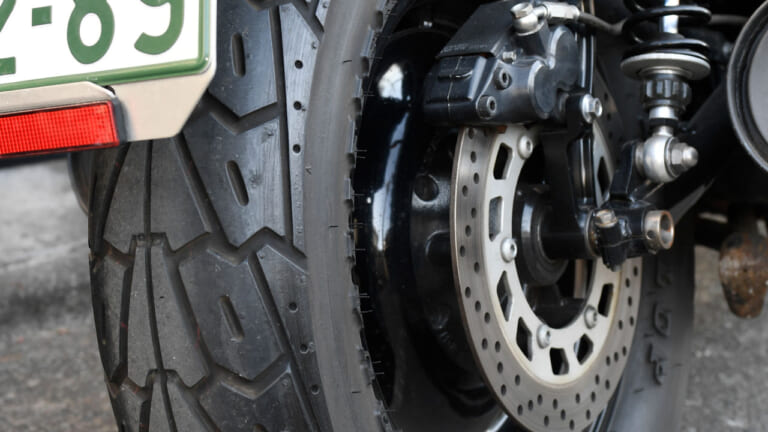 ヤマハVMAX|タイヤ|’80s国産名車・ヤマハVMAX完調メンテ#2【長寿車だけあって致命的な弱点はナシ】