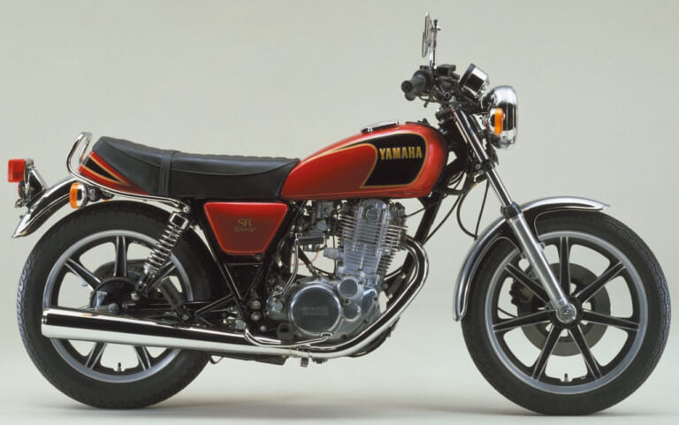 '83 ヤマハSR400SP/500SP|スーパーレッド(共通色)|愛すべきヤマハの象徴・SRの43年を振り返る#2〈全型式全色図鑑’70s〜’80s〉