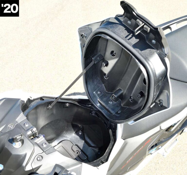 ホンダNC750X新旧比較試乗インプレ|'20モデル|ラゲッジボックス|ホンダNC750X新旧比較試乗インプレッション【コスパ革命児が電脳化&軽量化で大幅進化】