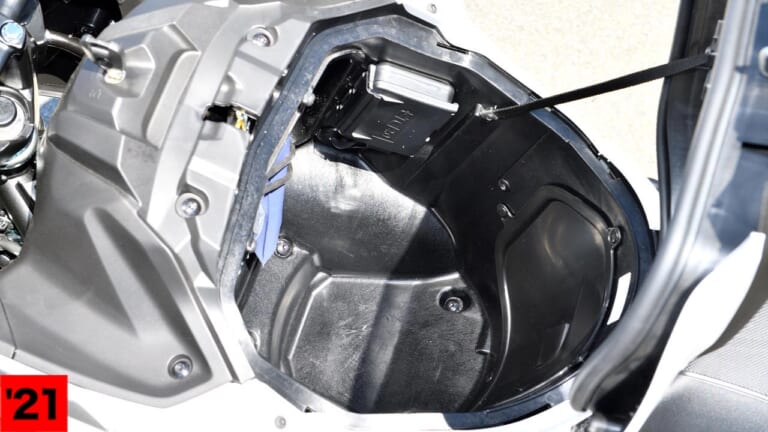 ホンダNC750X新旧比較試乗インプレ|'21モデル|ラゲッジボックス|ホンダNC750X新旧比較試乗インプレッション【コスパ革命児が電脳化&軽量化で大幅進化】