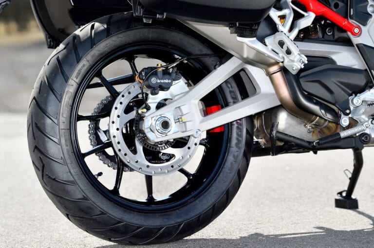 ドゥカティ ムルティストラーダV4S|リヤホイール|ドゥカティ ムルティストラーダV4S試乗インプレ【イノベーションを体現する最上級モデル】