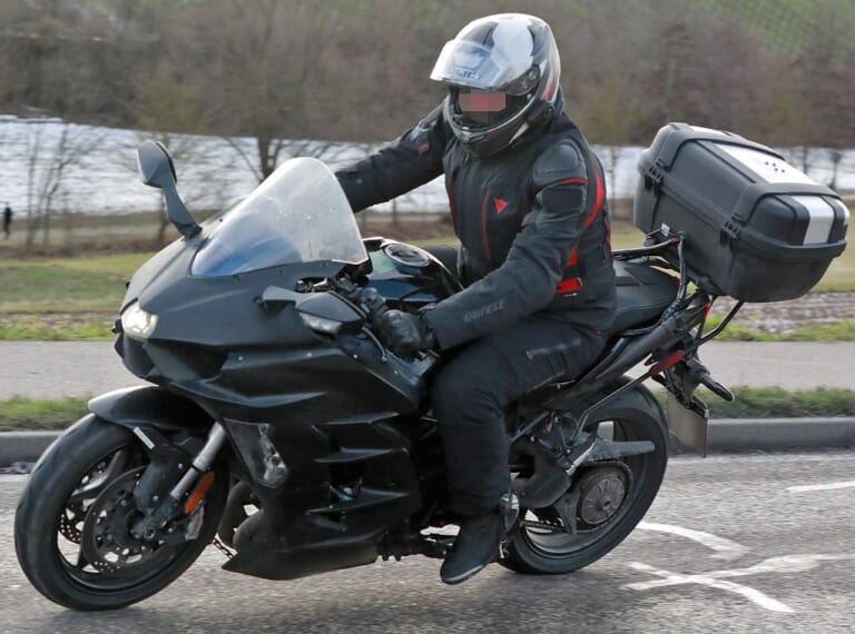 KAWASAKI Ninja H2 SX?|アダプティブクルーズコントロール(ACC)搭載モデル続々登場【新型ムルティストラーダV4Sも】