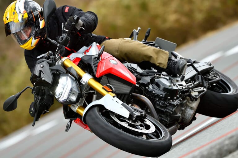 BMW F900R試乗インプレッション【コスパ最強! ミドルクラスの電子デバイス王】（56ページ目）