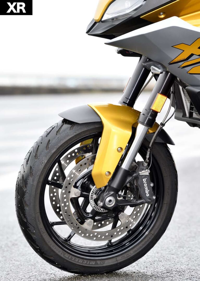 BMW F900XR|フロントサスペンション|BMW F900R試乗インプレッション【コスパ最強! ミドルクラスの電子デバイス王】