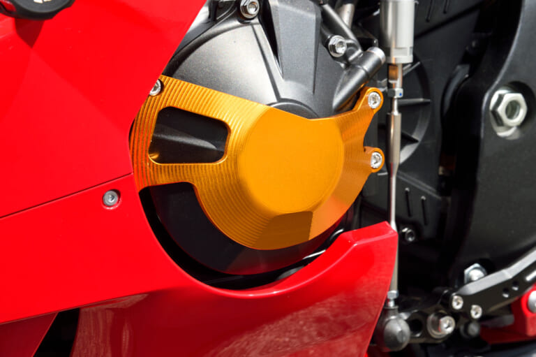 ホンダCBR1000RR-R|ベビーフェイス|エンジンカバーハードプロテクター|最強SS=CBR1000RR-Rだからこそ、高性能ビレットパーツの見せ所〈ベビーフェイス〉