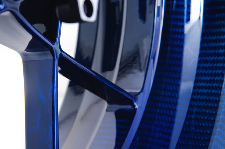 ロトボックス カーボンホイール バレット|オプションのマットコーティング|極薄スポークのカーボンホイール「ロトボックス バレット」に、ニンジャH2シリーズ用が登場