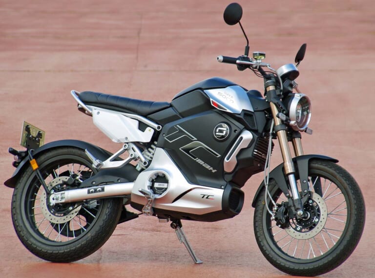 スーパーソコTC MAX|電動バイク「スーパーソコ TC  MAX」試乗インプレッション【トルクに魅了されるカフェスタイル】