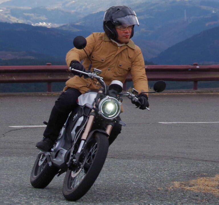 近藤スパ太郎|スーパーソコTC MAX試乗インプレッション|電動バイク「スーパーソコ TC  MAX」試乗インプレッション【トルクに魅了されるカフェスタイル】