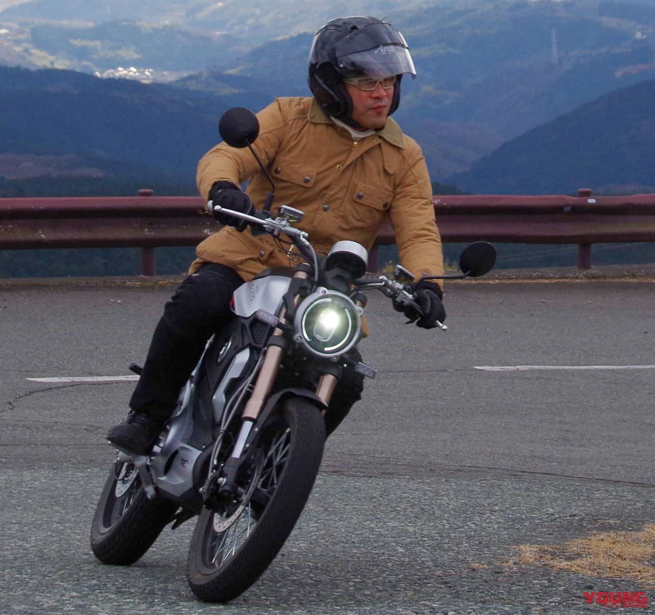 近藤スパ太郎|スーパーソコTC MAX試乗インプレッション|電動バイク「スーパーソコ TC  MAX」試乗インプレッション【トルクに魅了されるカフェスタイル】