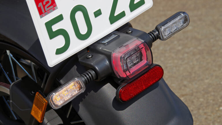 スーパーソコTC MAX|LEDテールランプ|電動バイク「スーパーソコ TC  MAX」試乗インプレッション【トルクに魅了されるカフェスタイル】