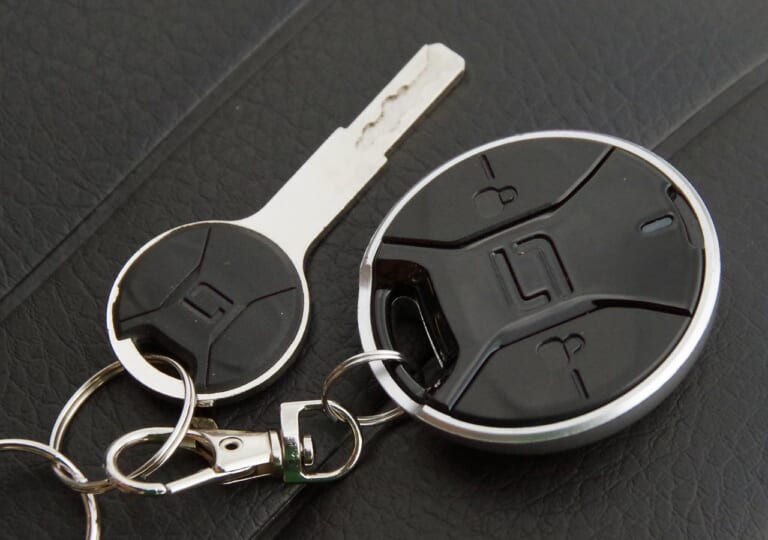 スーパーソコTC MAX|リモコンキー|電動バイク「スーパーソコ TC  MAX」試乗インプレッション【トルクに魅了されるカフェスタイル】