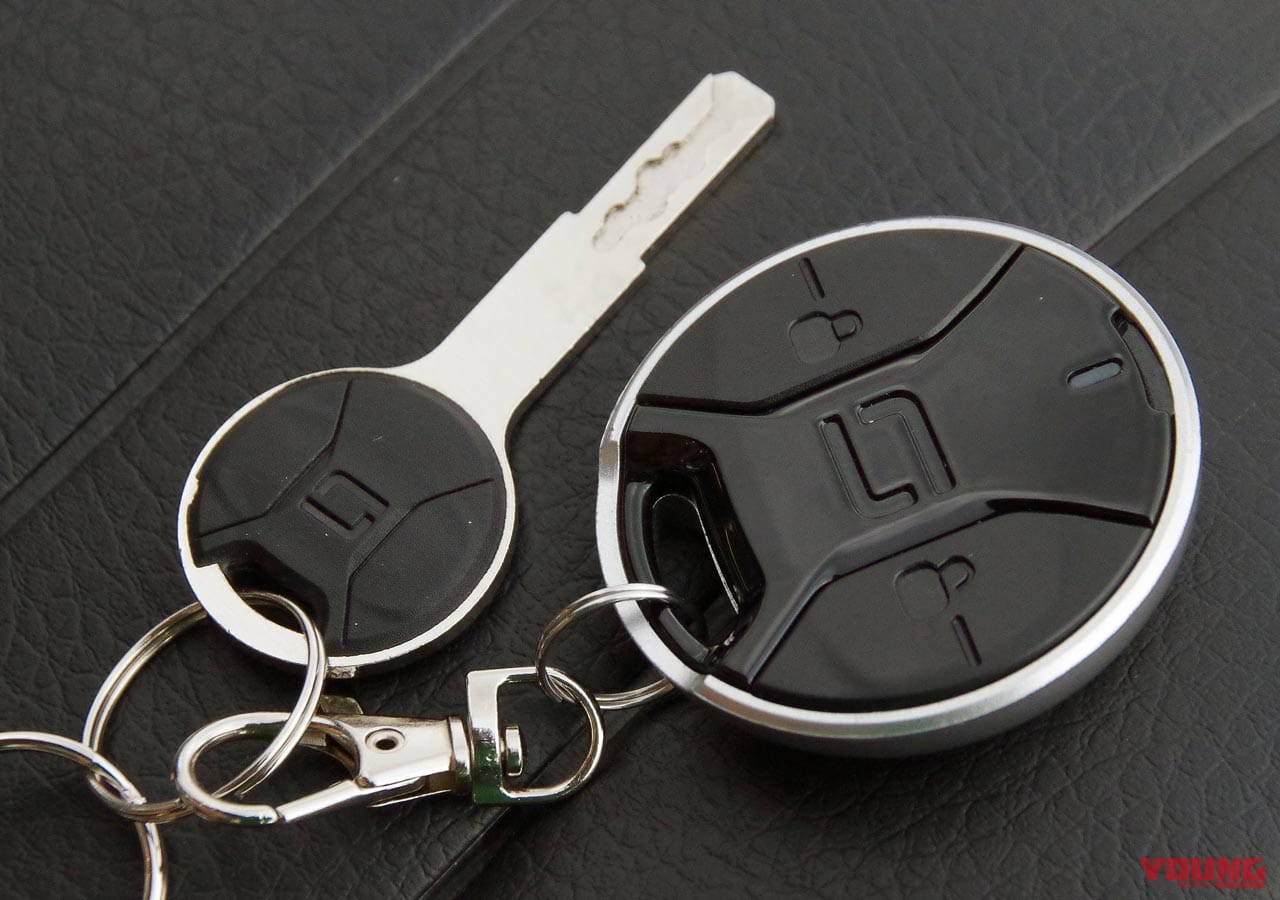 スーパーソコTC MAX|リモコンキー|電動バイク「スーパーソコ TC  MAX」試乗インプレッション【トルクに魅了されるカフェスタイル】