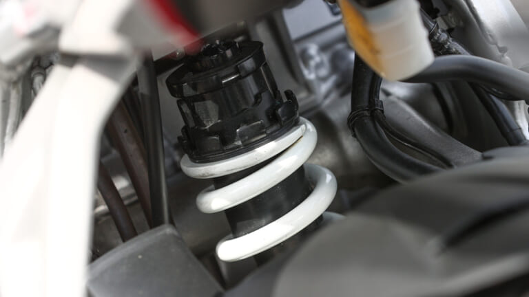 ホンダCBR250RR|プロリンクリアサスペンション|ホンダCBR250RRディテール写真解説【操ること自体を楽しめるスポーツバイク】