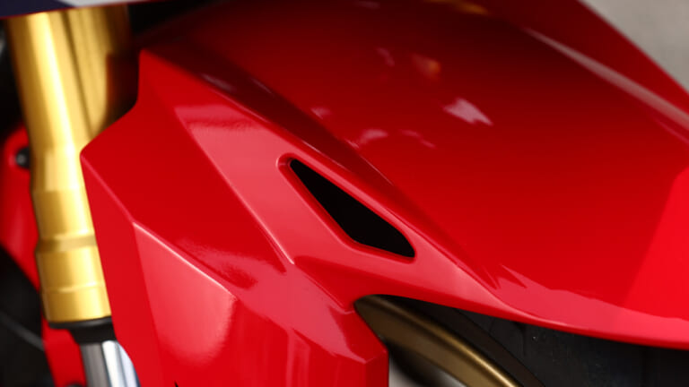 ホンダCBR250RR|カウル|ホンダCBR250RRディテール写真解説【操ること自体を楽しめるスポーツバイク】