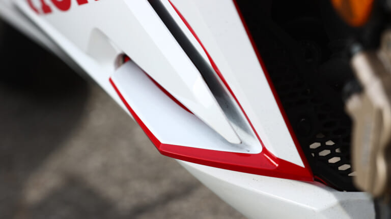 ホンダCBR250RR|カウル|ホンダCBR250RRディテール写真解説【操ること自体を楽しめるスポーツバイク】