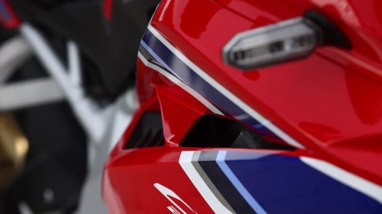 ホンダCBR250RR|カウル|ホンダCBR250RRディテール写真解説【操ること自体を楽しめるスポーツバイク】