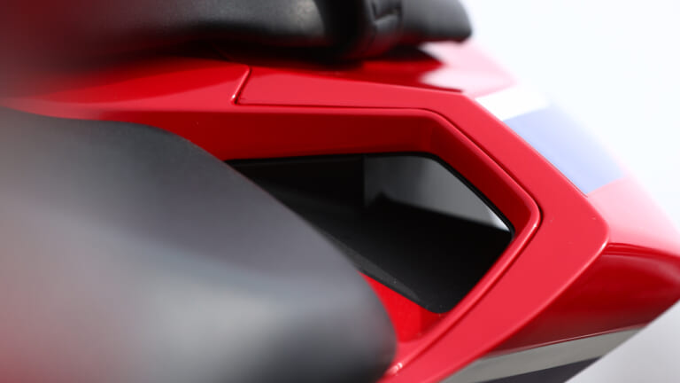 ホンダCBR250RR|カウル|ホンダCBR250RRディテール写真解説【操ること自体を楽しめるスポーツバイク】