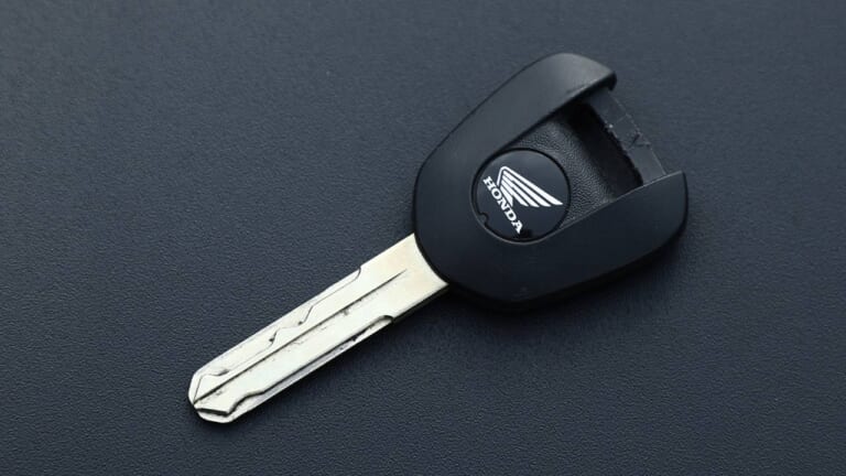 ホンダCBR250RR|ウェーブキー|ホンダCBR250RRディテール写真解説【操ること自体を楽しめるスポーツバイク】