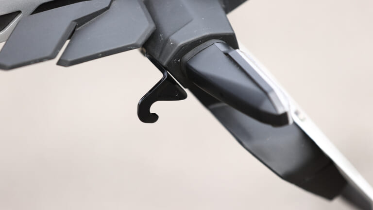 ホンダCBR250RR|荷掛けフック|ホンダCBR250RRディテール写真解説【操ること自体を楽しめるスポーツバイク】