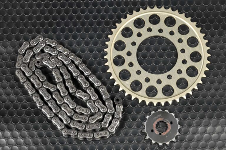 スズキ油冷GSX-Rシリーズ|ウィークポイント|スプロケット&ドライブチェーン|’80s国産名車・スズキ油冷GSX-Rシリーズ完調メンテナンス【ウィークポイント解説】