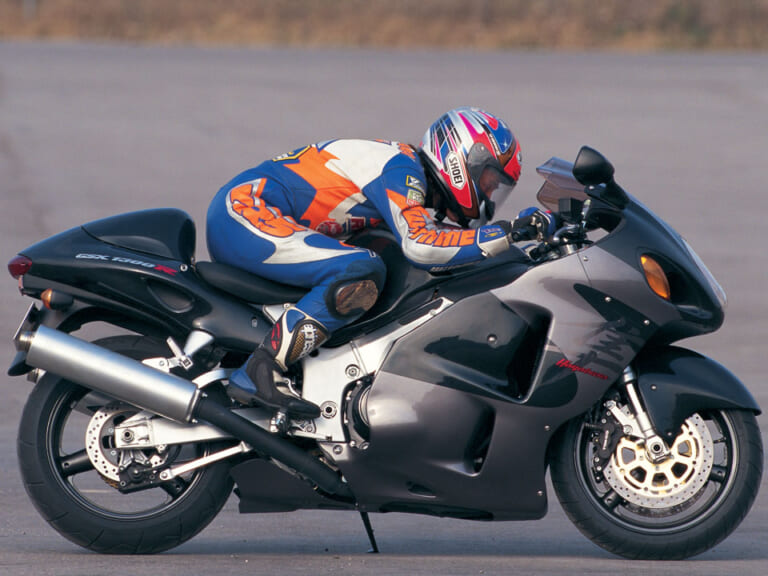 スズキ ハヤブサ|’99初代スピードテスト|ライディングポジション|ハヤブサ飛翔伝説プレイバック#2〈初代〉’99年スピードテスト再録:ミラーなし実測312km/h!!