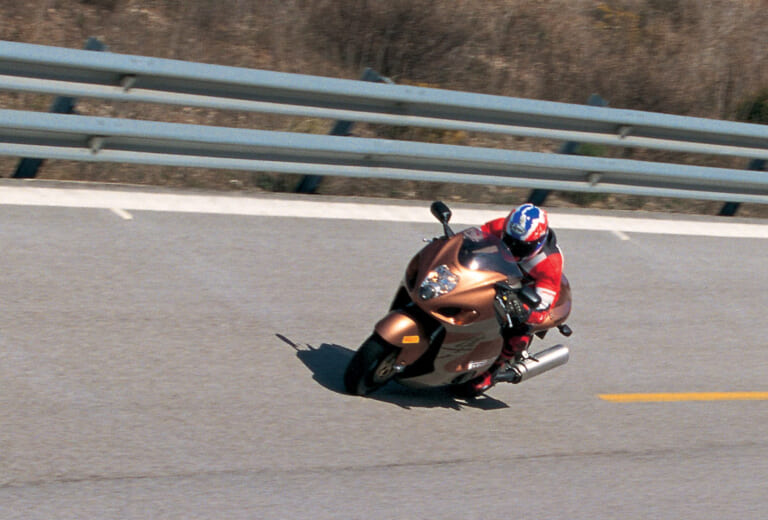 スズキ ハヤブサ|’99初代スピードテスト|ハヤブサ飛翔伝説プレイバック#2〈初代〉’99年スピードテスト再録:ミラーなし実測312km/h!!