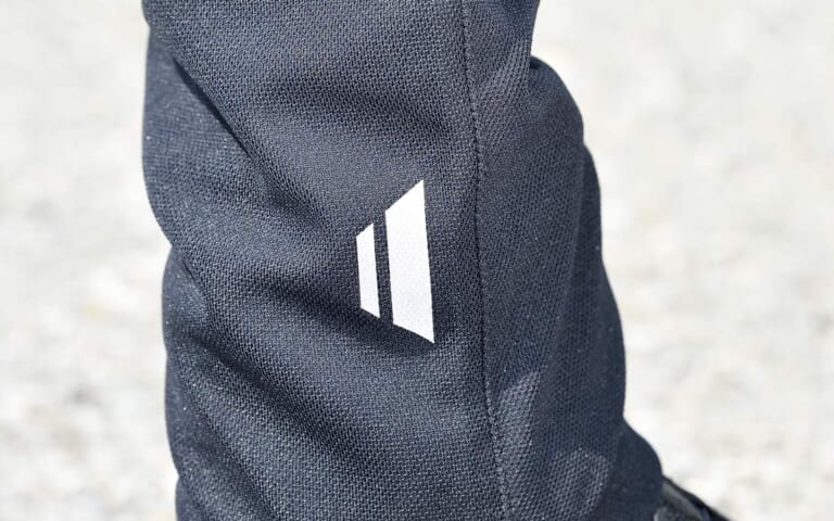 フラッグシップ エスフォーライドパンツ|リフレクタープリント|内股の牛革スエードがタンクを強力ホールドする〈フラッグシップ エスフォーライドパンツ〉